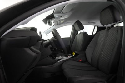 Peugeot 208 1.2 turbo Allure 100cv (10)