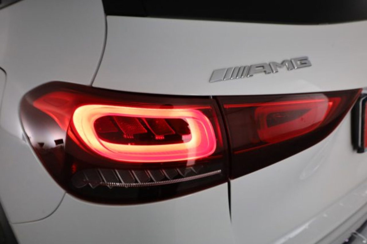 Mercedes-Benz GLA SUV 45 S 4Matic+ AMG (12)
