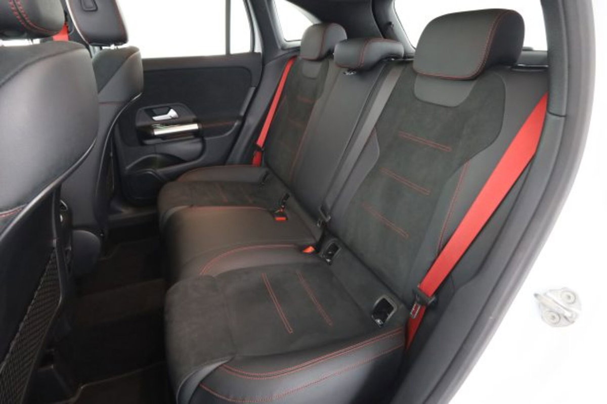 Mercedes-Benz GLA SUV 45 S 4Matic+ AMG (3)