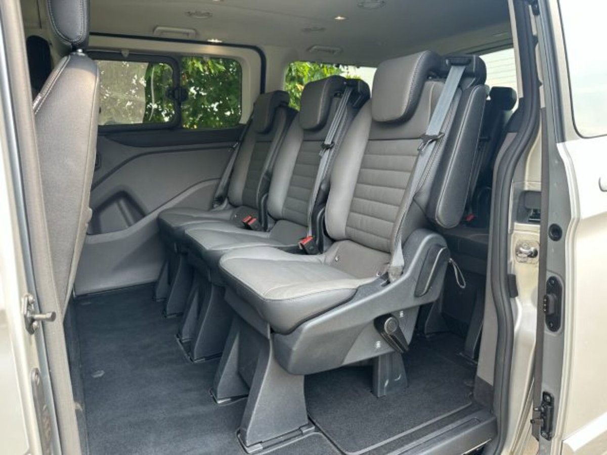 Ford Tourneo Custom 320 2.0 EcoBlue 150CV PL Titanium (10)