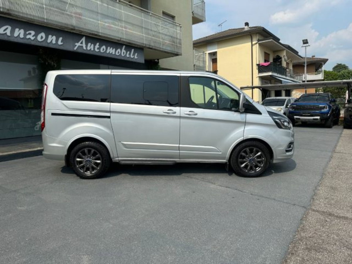 Ford Tourneo Custom 320 2.0 EcoBlue 150CV PL Titanium (2)