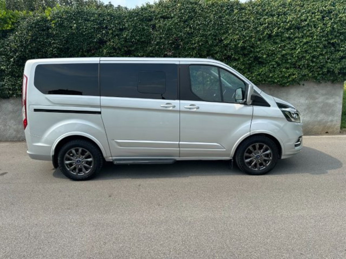 Ford Tourneo Custom 320 2.0 EcoBlue 150CV PL Titanium (6)