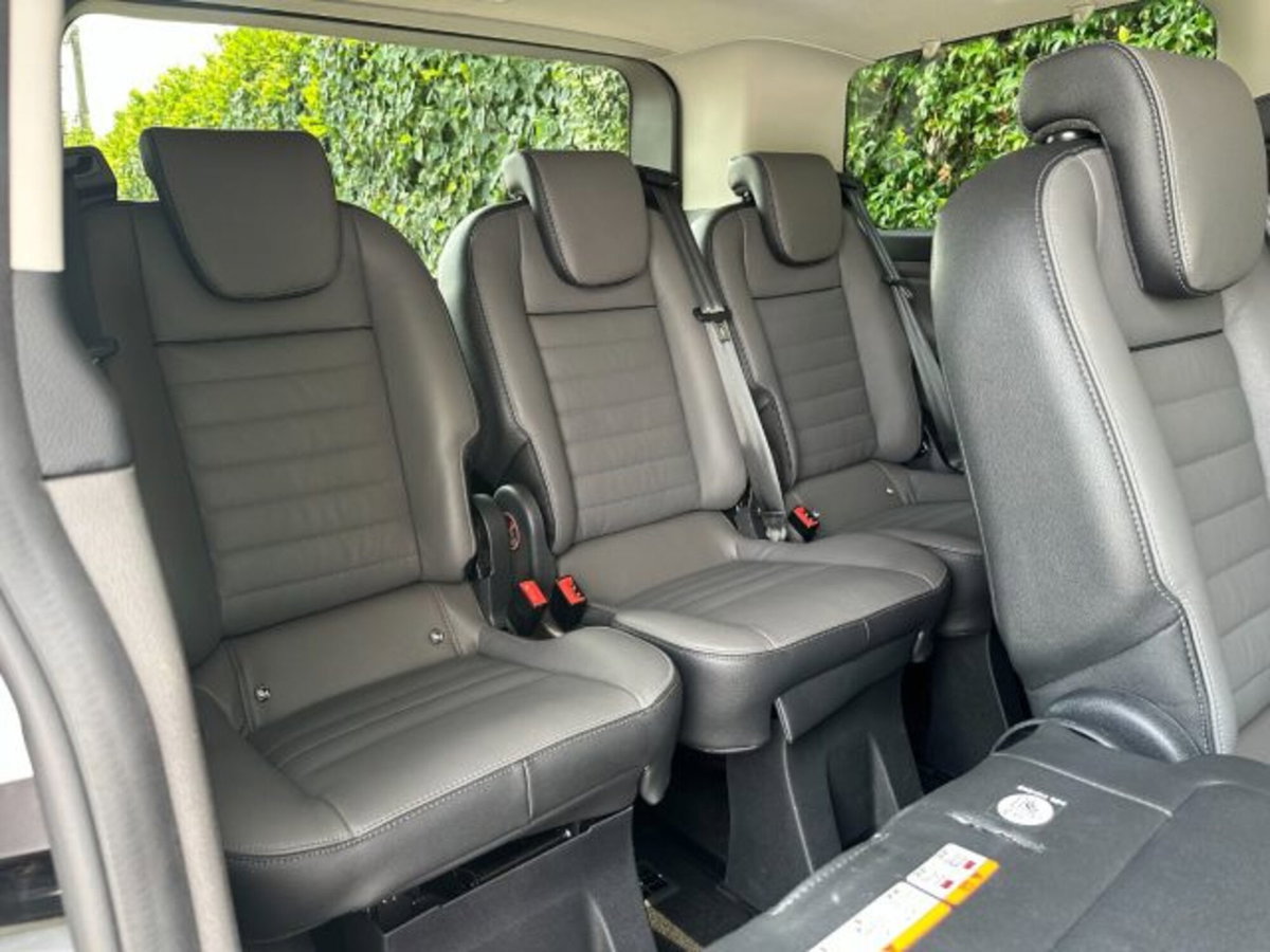 Ford Tourneo Custom 320 2.0 EcoBlue 150CV PL Titanium (9)