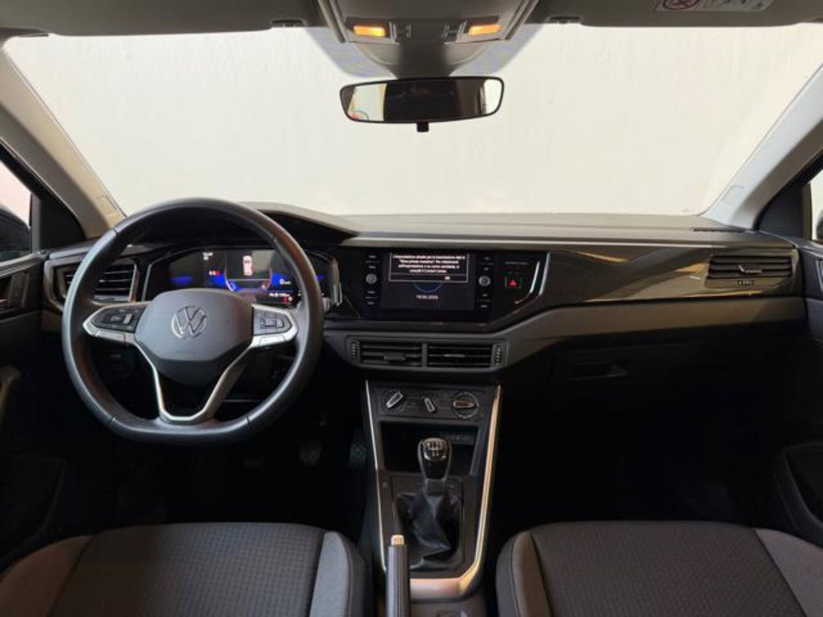Volkswagen Polo 1.0 Life 80cv (15)