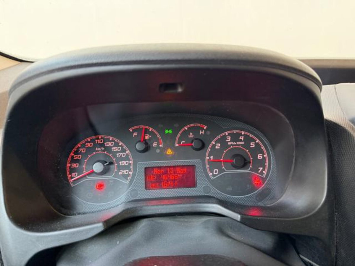 Fiat Fiorino combi N1 1.3 mjt 95cv Adventure (10)