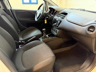 Fiat Punto 1.2 8V 5 porte Lounge (14)