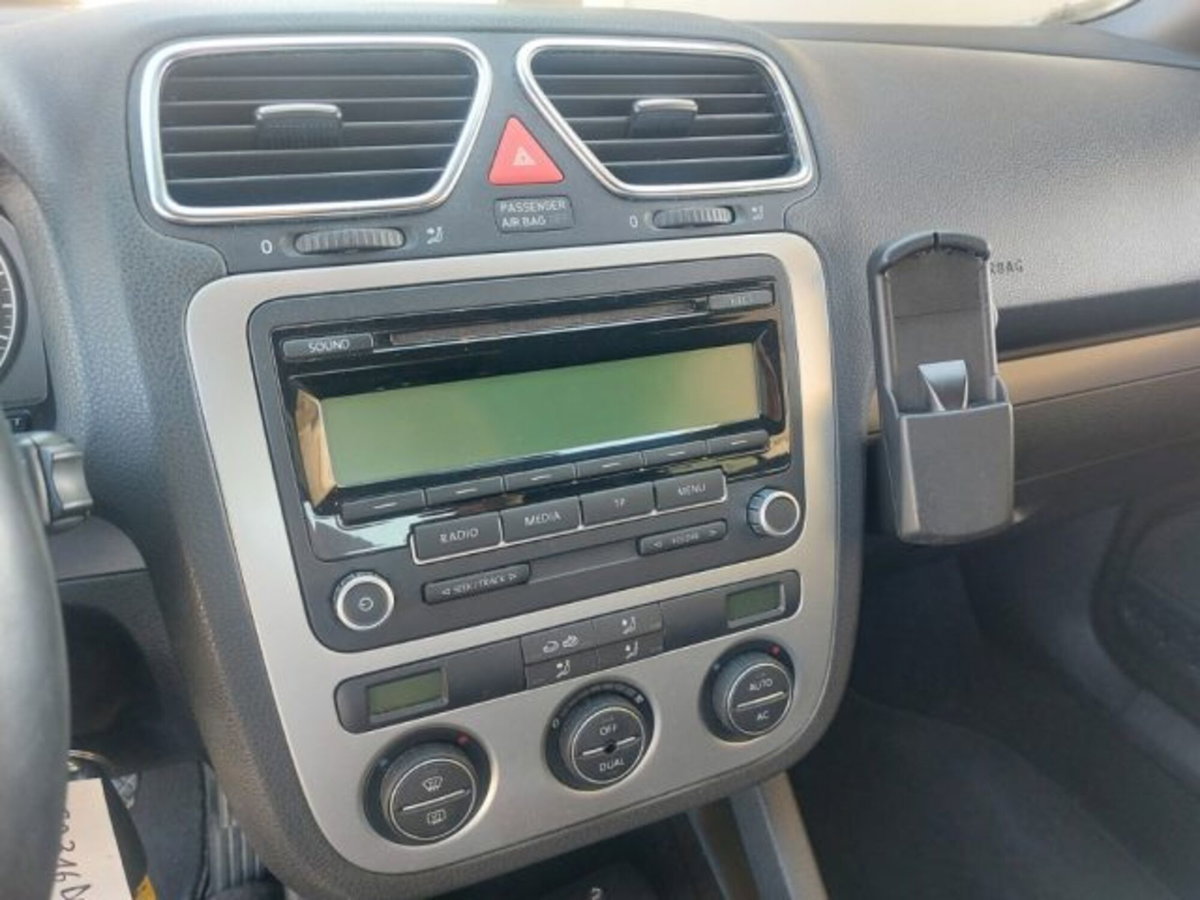 Volkswagen Eos 16V TSI BlueMotion Technology (14)
