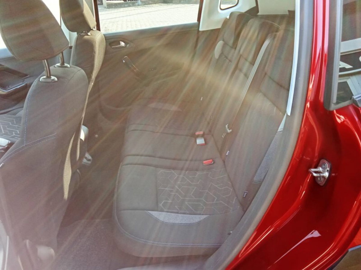 Peugeot 2008 Turbo 110 S&S Signature (13)