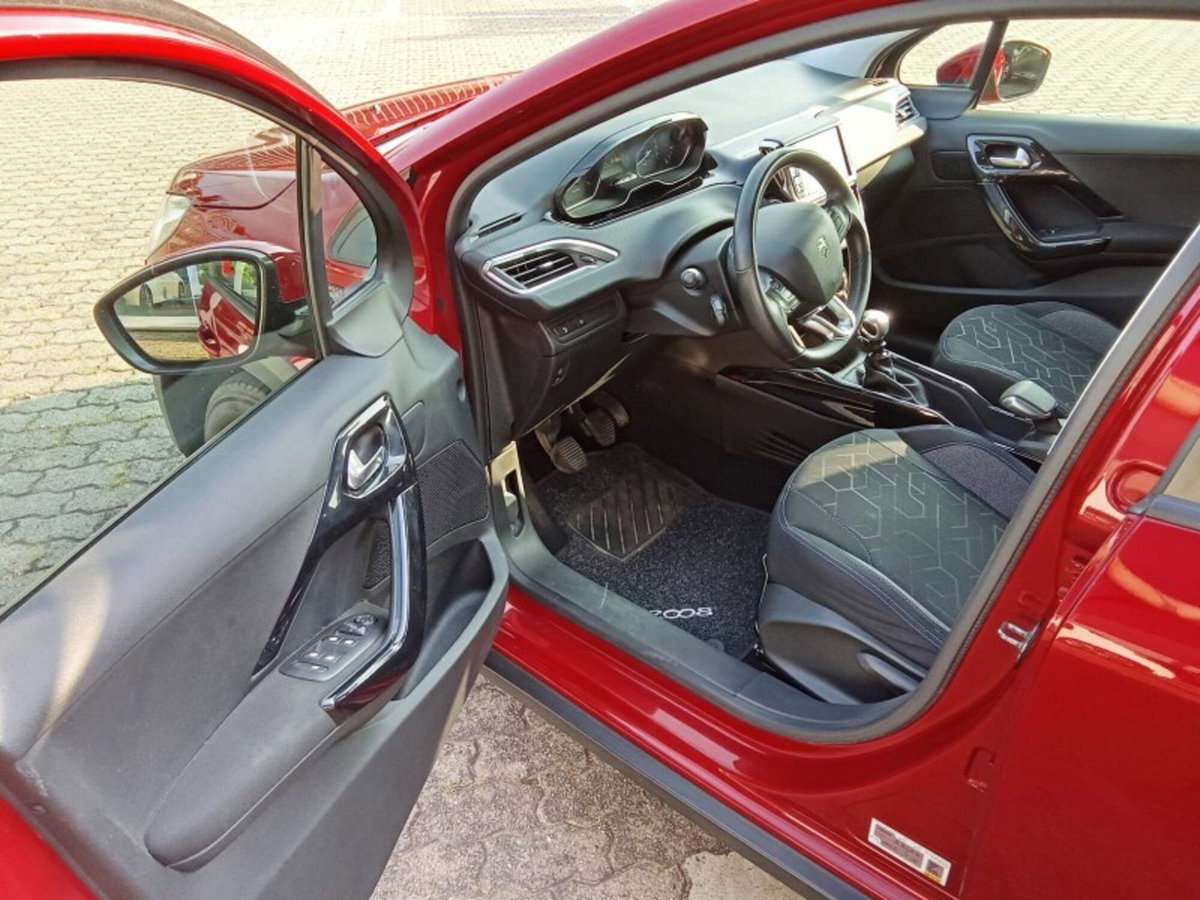 Peugeot 2008 Turbo 110 S&S Signature (14)