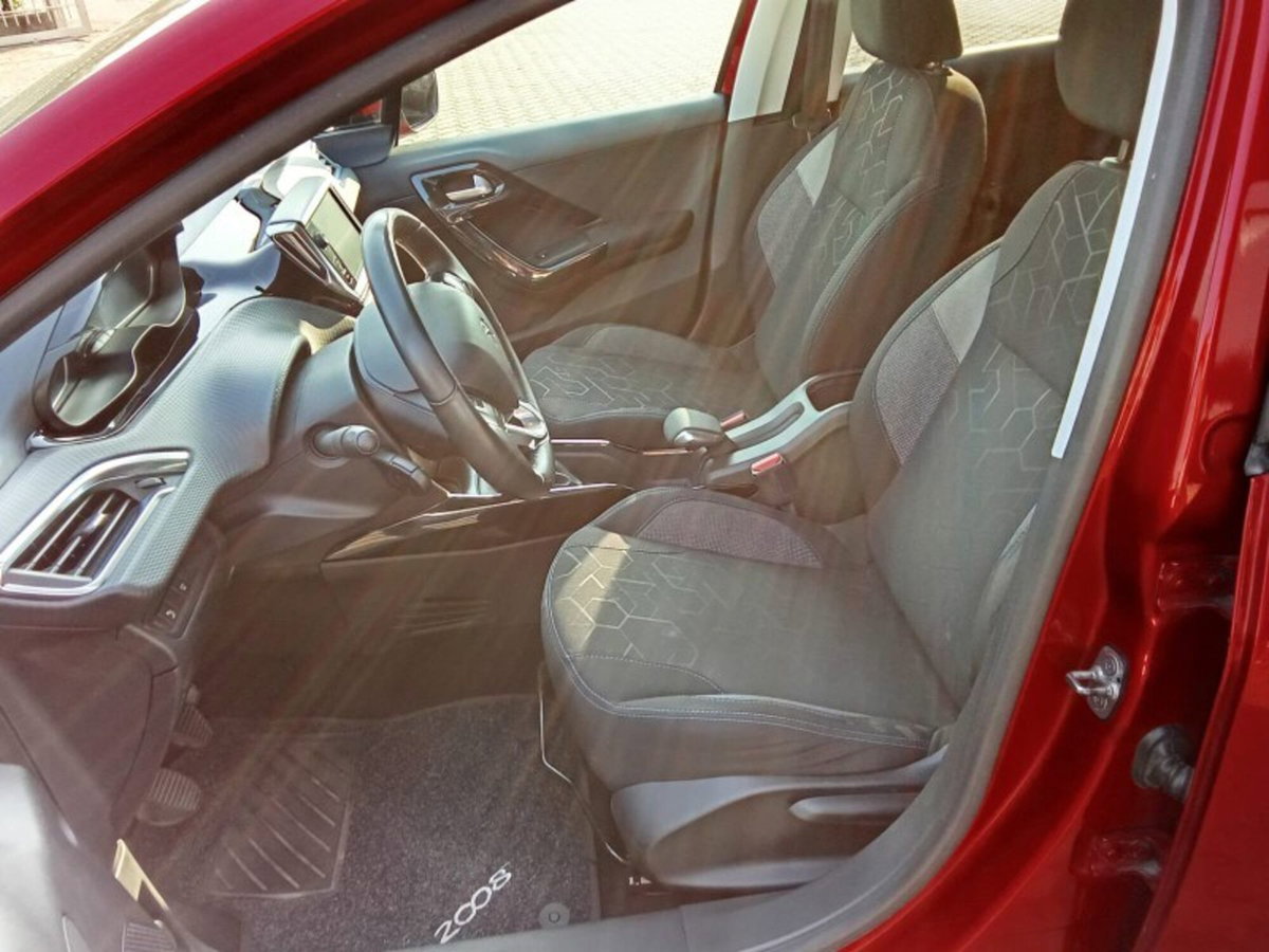 Peugeot 2008 Turbo 110 S&S Signature (15)