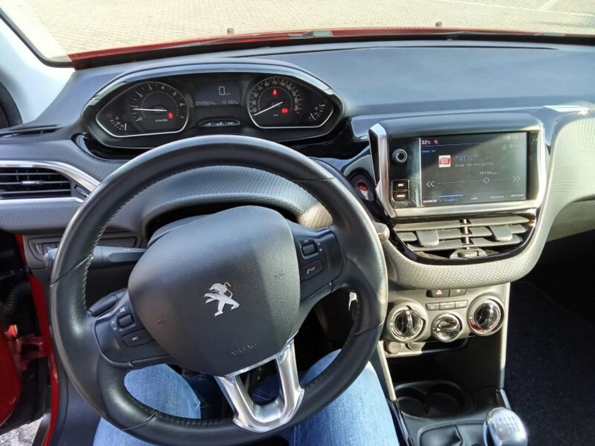 Peugeot 2008 Turbo 110 S&S Signature (16)