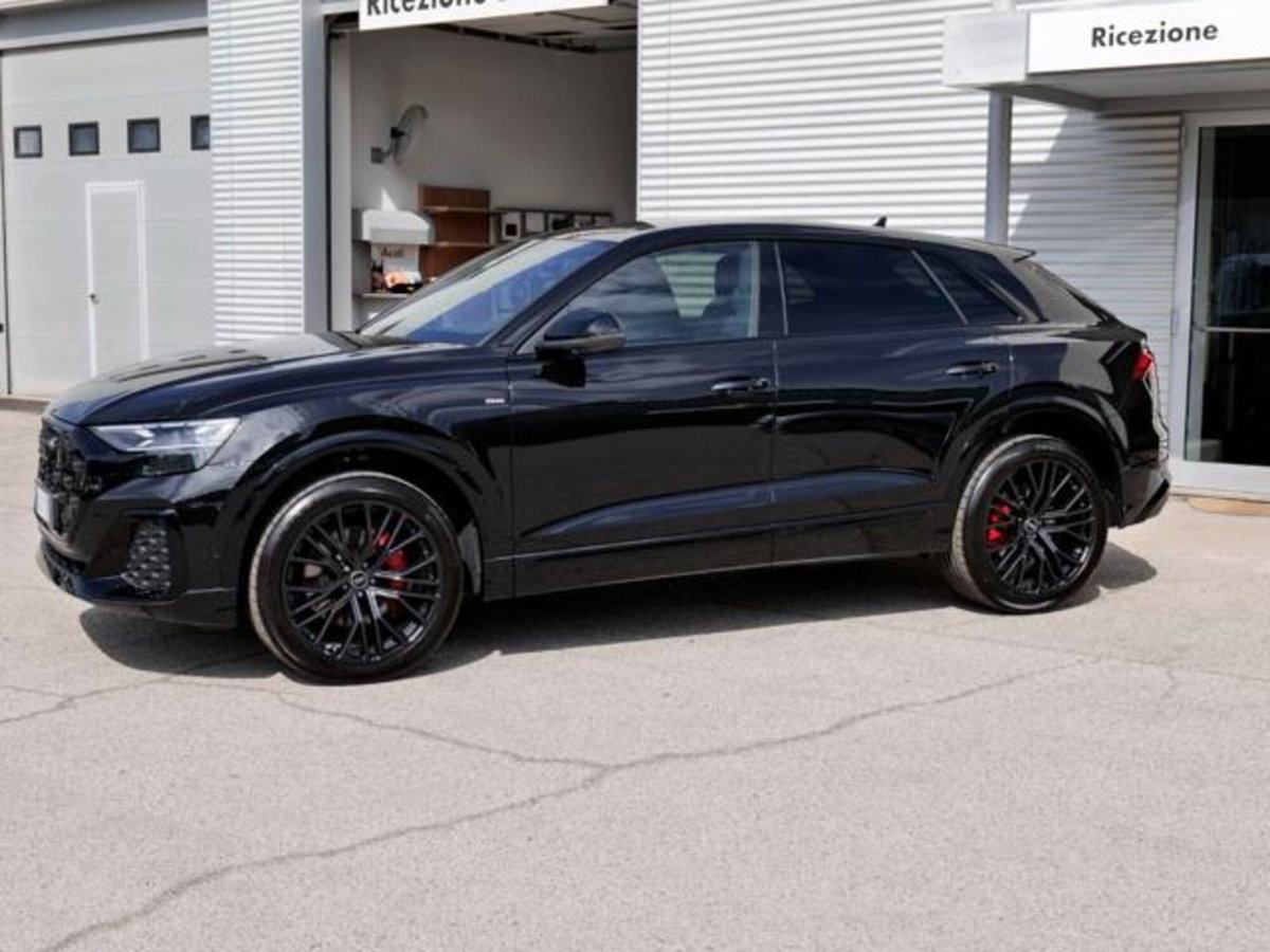 Audi Q8 3.0 tdi mhev S line edition quattro 286cv tiptronic (2)