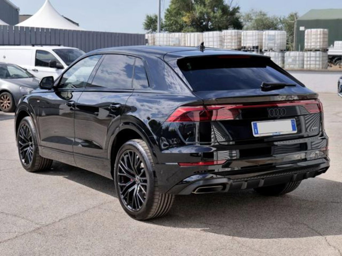 Audi Q8 3.0 tdi mhev S line edition quattro 286cv tiptronic (3)