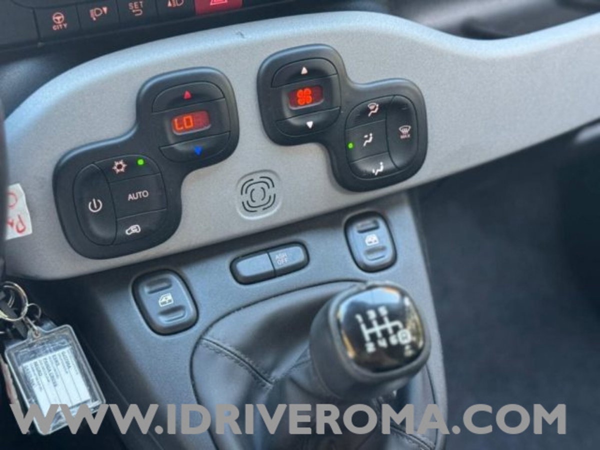Fiat Panda 1.0 FireFly S&S Hybrid City Cross (11)