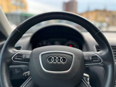 Audi Q3 2.0 TDI 150 CV Business (11)