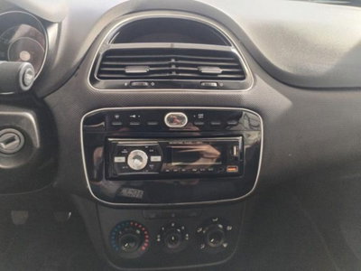 Fiat Punto 1.3 MJT II 75 CV 3 porte Lounge (11)