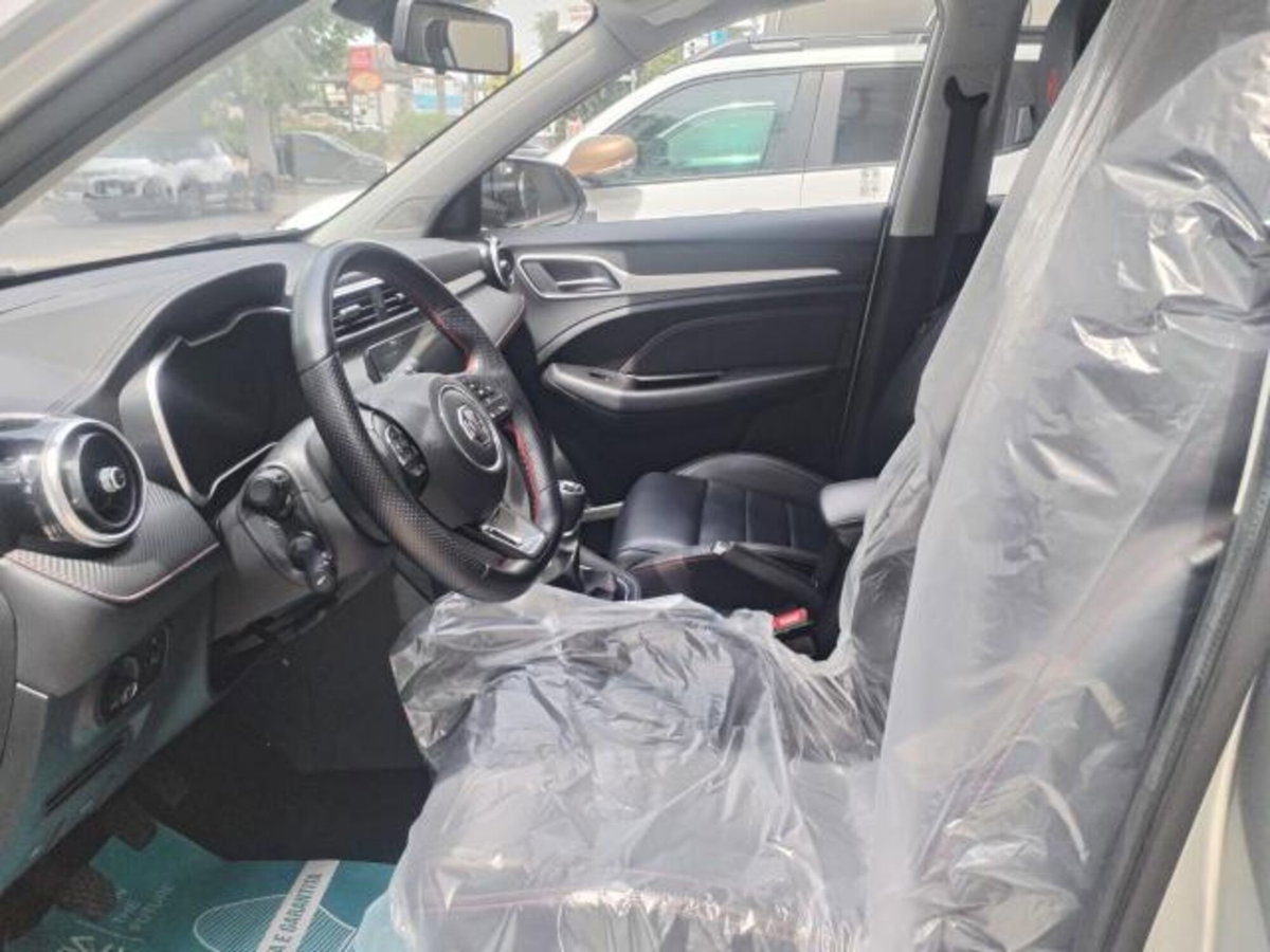 Mg ZS ZS 1.5 Luxury (9)