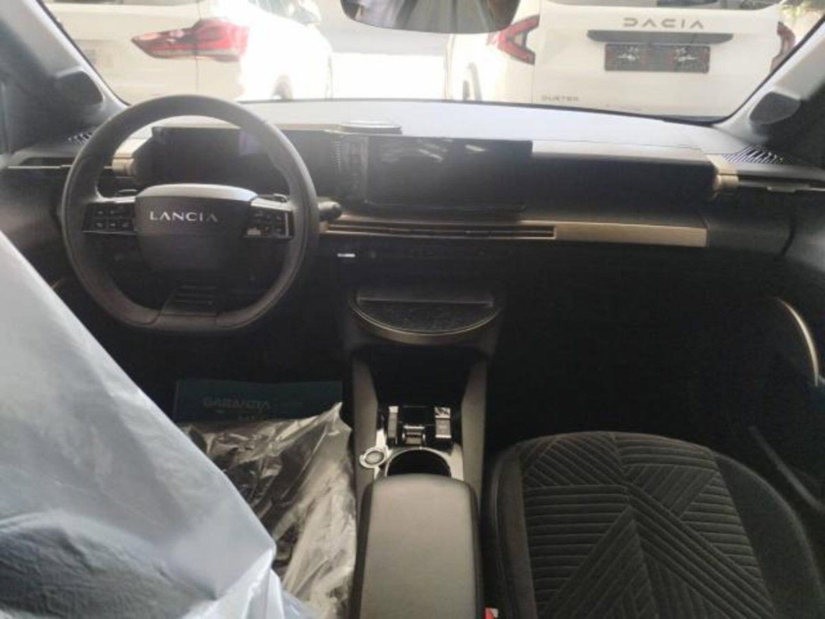 Lancia Ypsilon 1.2 mhev LX 110cv e-dct (11)