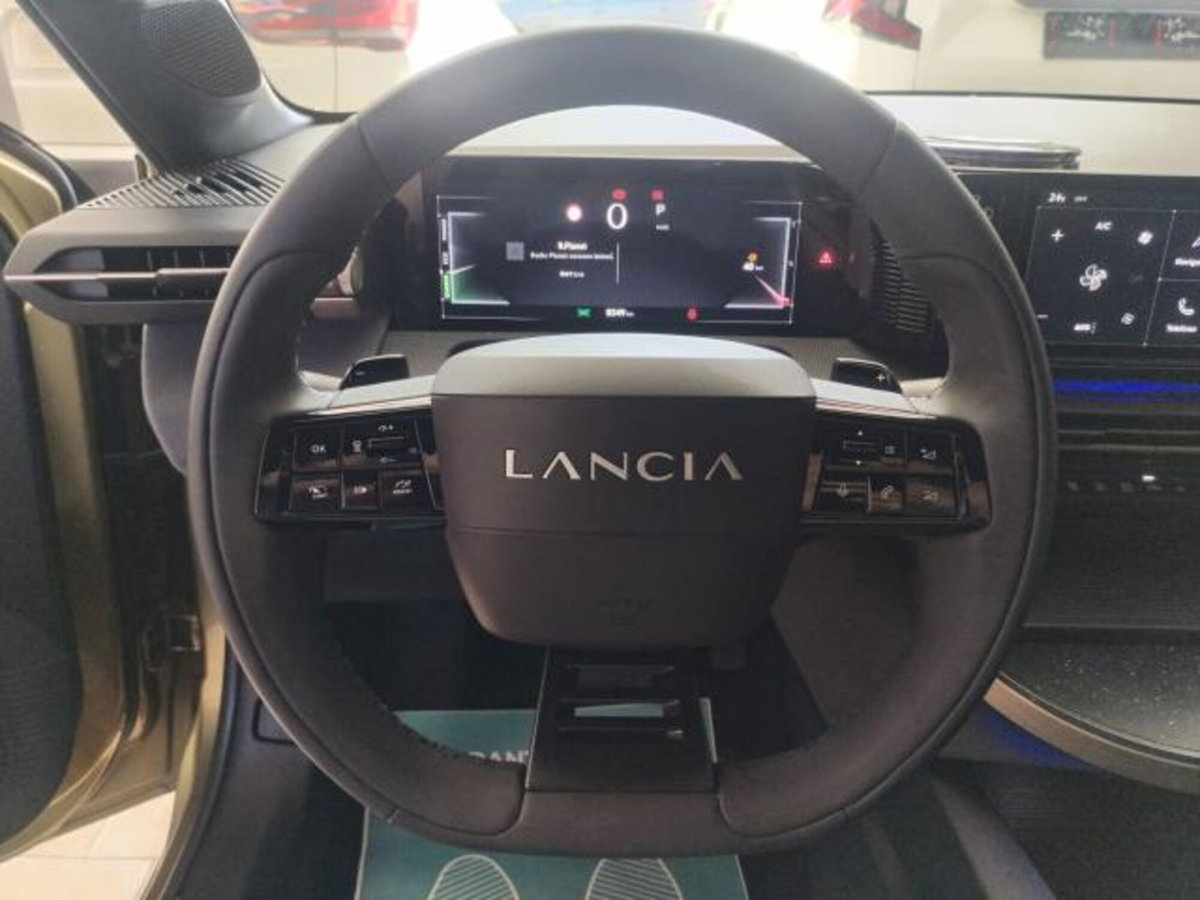 Lancia Ypsilon 1.2 mhev LX 110cv e-dct (12)
