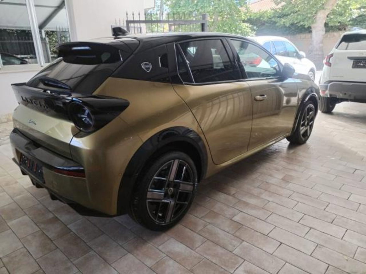Lancia Ypsilon 1.2 mhev LX 110cv e-dct (5)