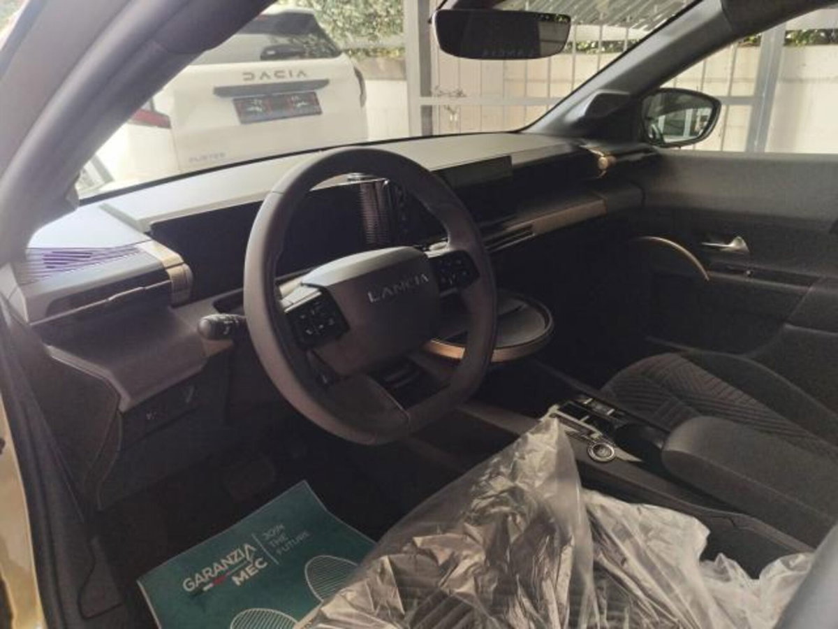 Lancia Ypsilon 1.2 mhev LX 110cv e-dct (8)