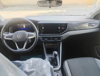 Volkswagen Polo 1.0 tsi Life 95cv (7)