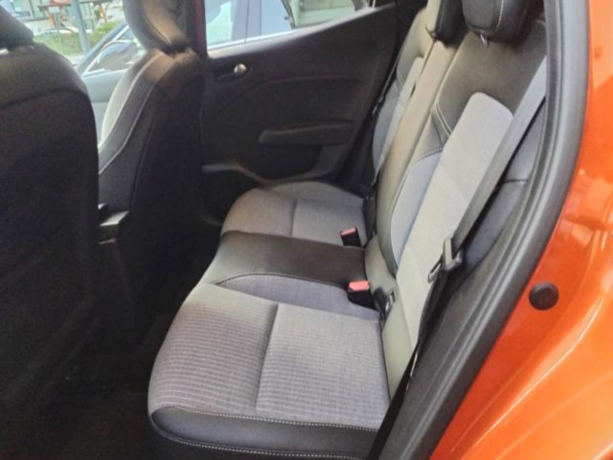 Renault Clio Full Hybrid E-Tech 145 CV 5 porte Techno (10)