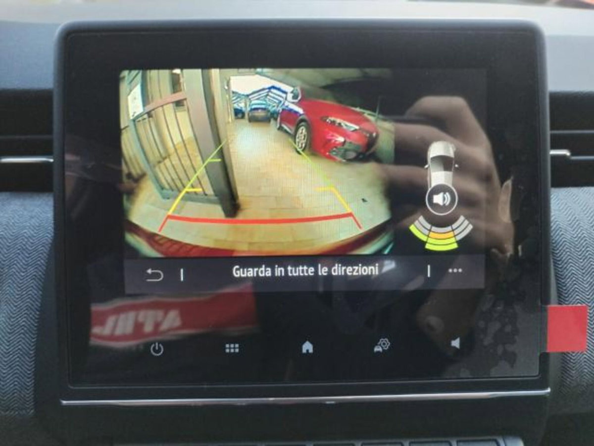 Renault Clio Full Hybrid E-Tech 145 CV 5 porte Techno (14)