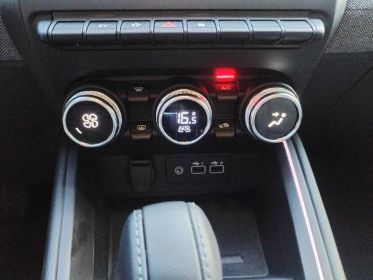 Renault Clio Full Hybrid E-Tech 145 CV 5 porte Techno (16)