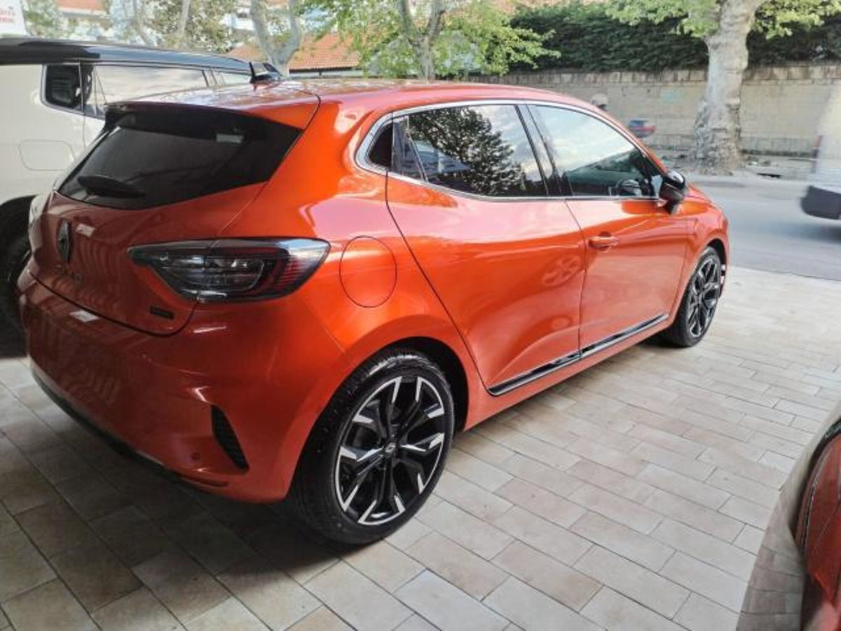 Renault Clio Full Hybrid E-Tech 145 CV 5 porte Techno (3)