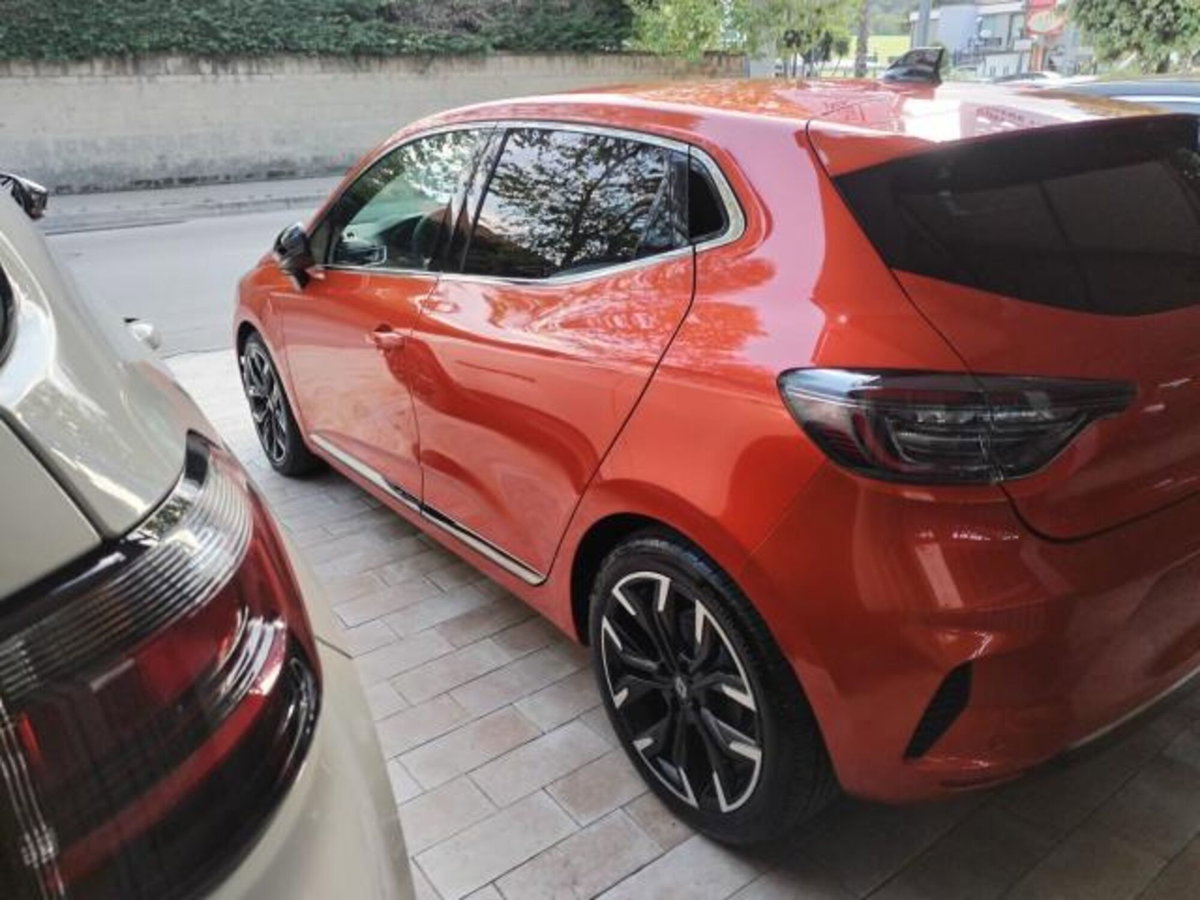 Renault Clio Full Hybrid E-Tech 145 CV 5 porte Techno (4)