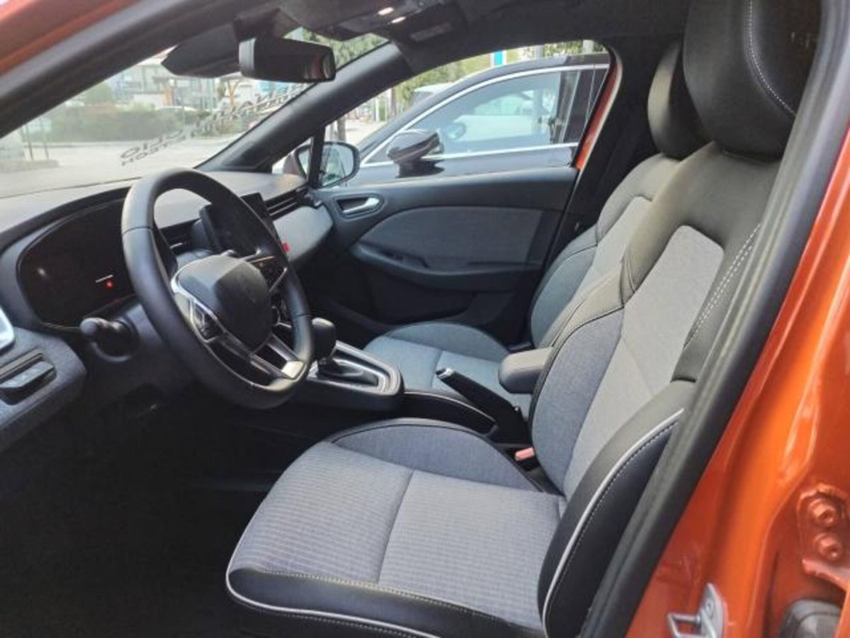Renault Clio Full Hybrid E-Tech 145 CV 5 porte Techno (9)