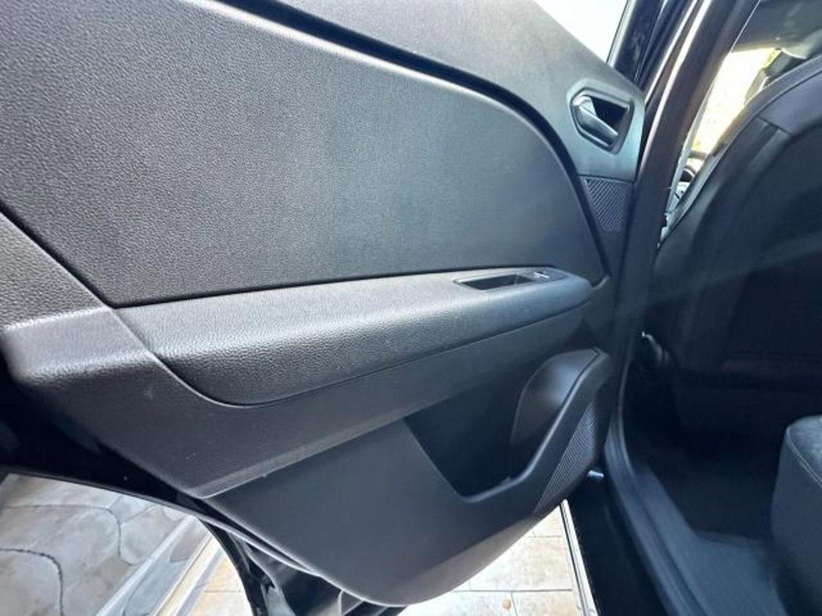 Renault Captur TCe 90 CV Techno (14)