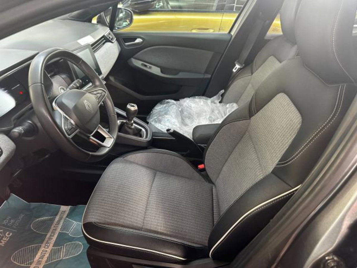 Renault Clio TCe 90 CV 5 porte Techno (9)