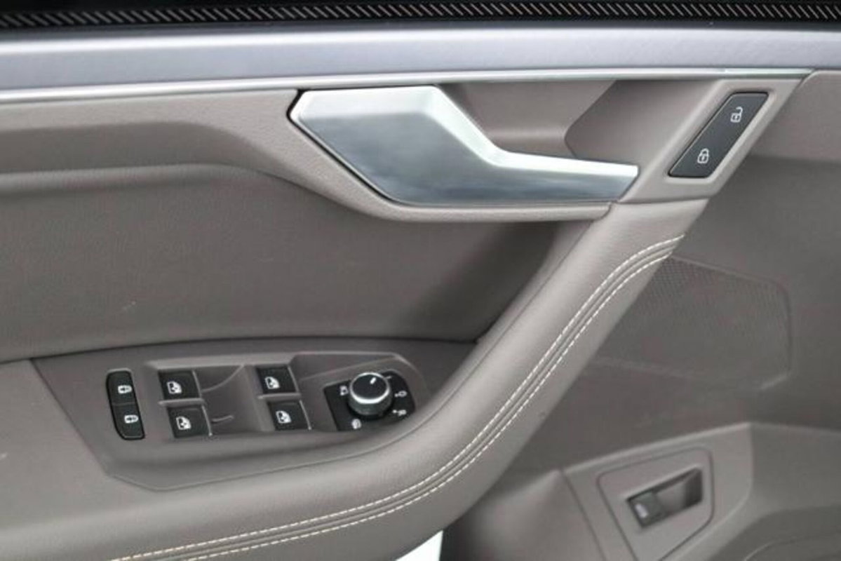 Volkswagen Touareg 3.0 V6 tdi scr R-Line Final Edition 286cv auto (10)