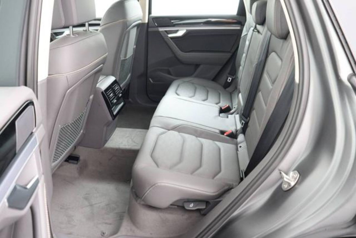 Volkswagen Touareg 3.0 V6 tdi scr R-Line Final Edition 286cv auto (15)