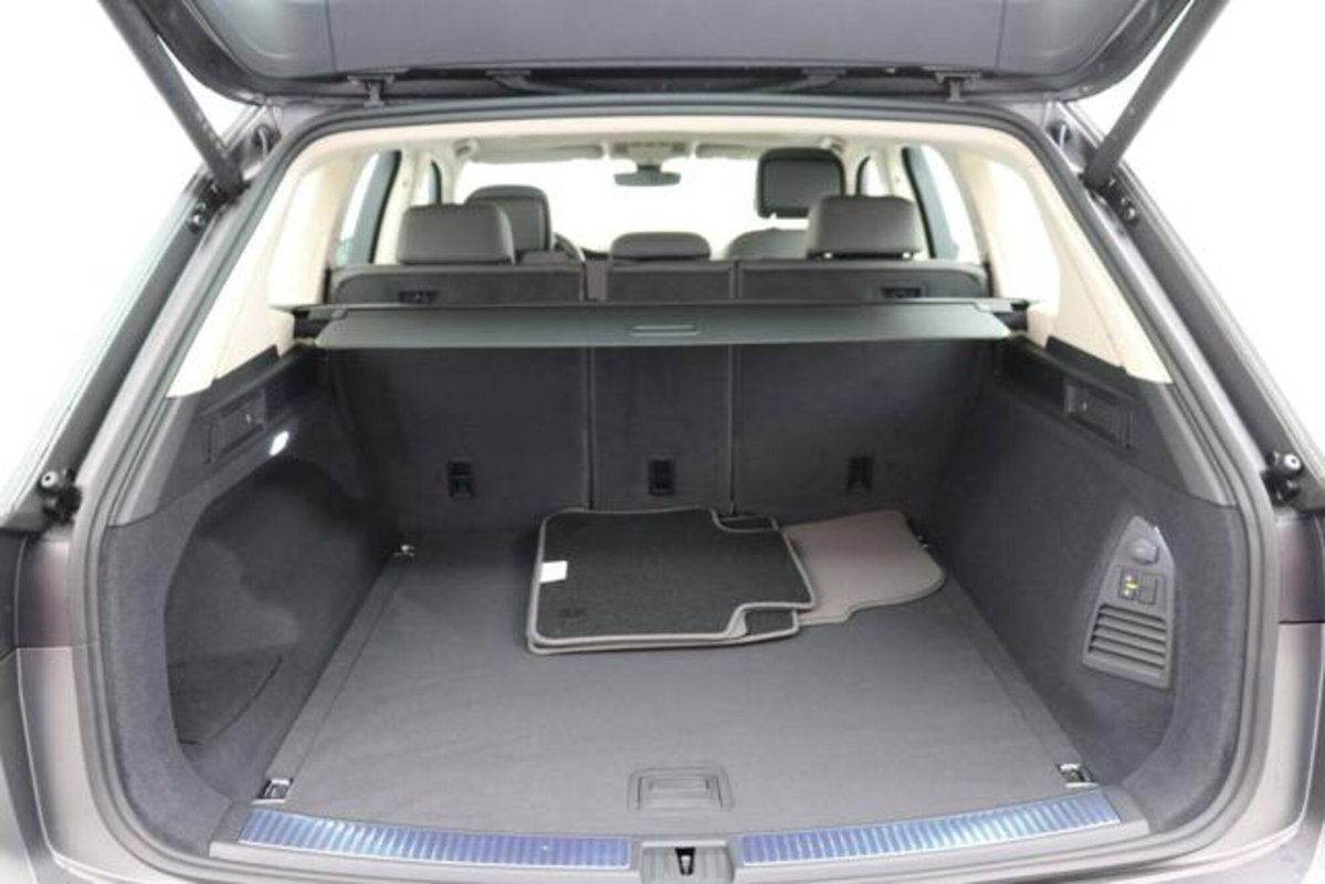 Volkswagen Touareg 3.0 V6 tdi scr R-Line Final Edition 286cv auto (16)