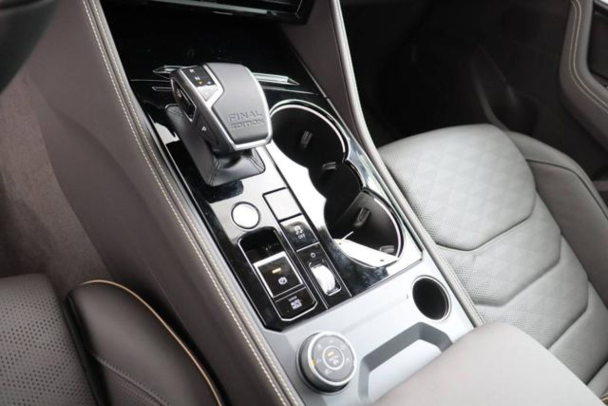 Volkswagen Touareg 3.0 V6 tdi scr R-Line Final Edition 286cv auto (2)