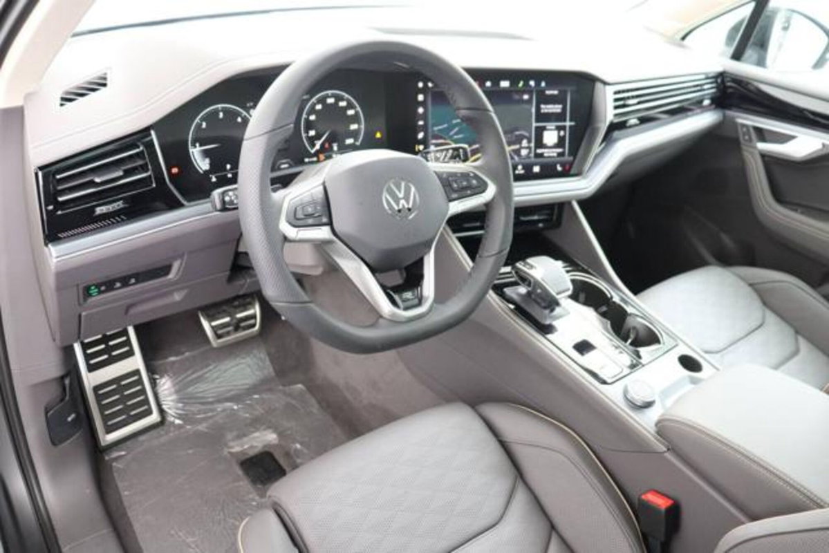Volkswagen Touareg 3.0 V6 tdi scr R-Line Final Edition 286cv auto (8)