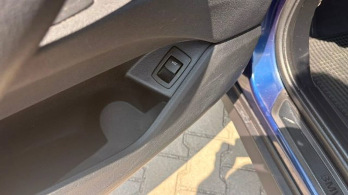 BMW X1 xDrive18d Business Advantage (9)