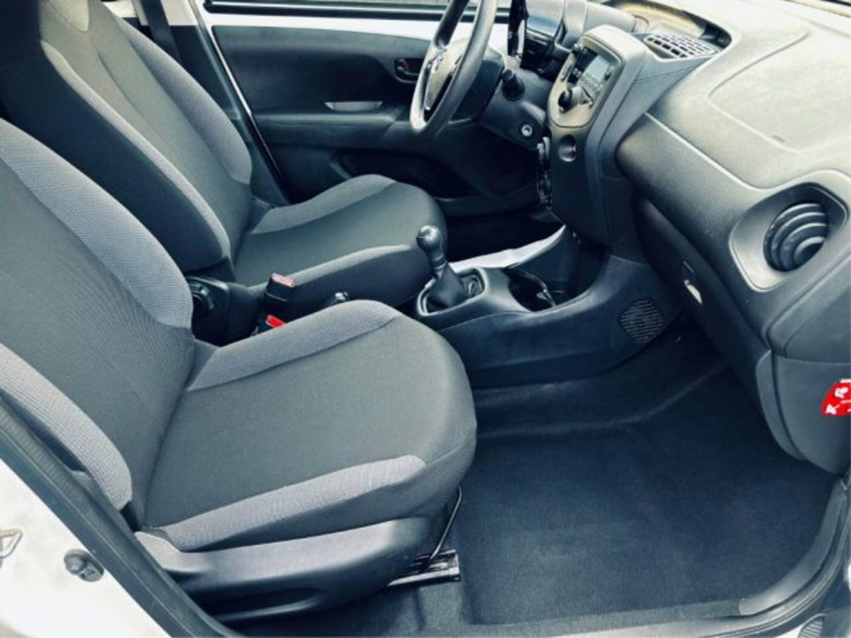 Toyota Aygo Connect 1.0 VVT-i 72 CV 5 porte x-you MMT (10)