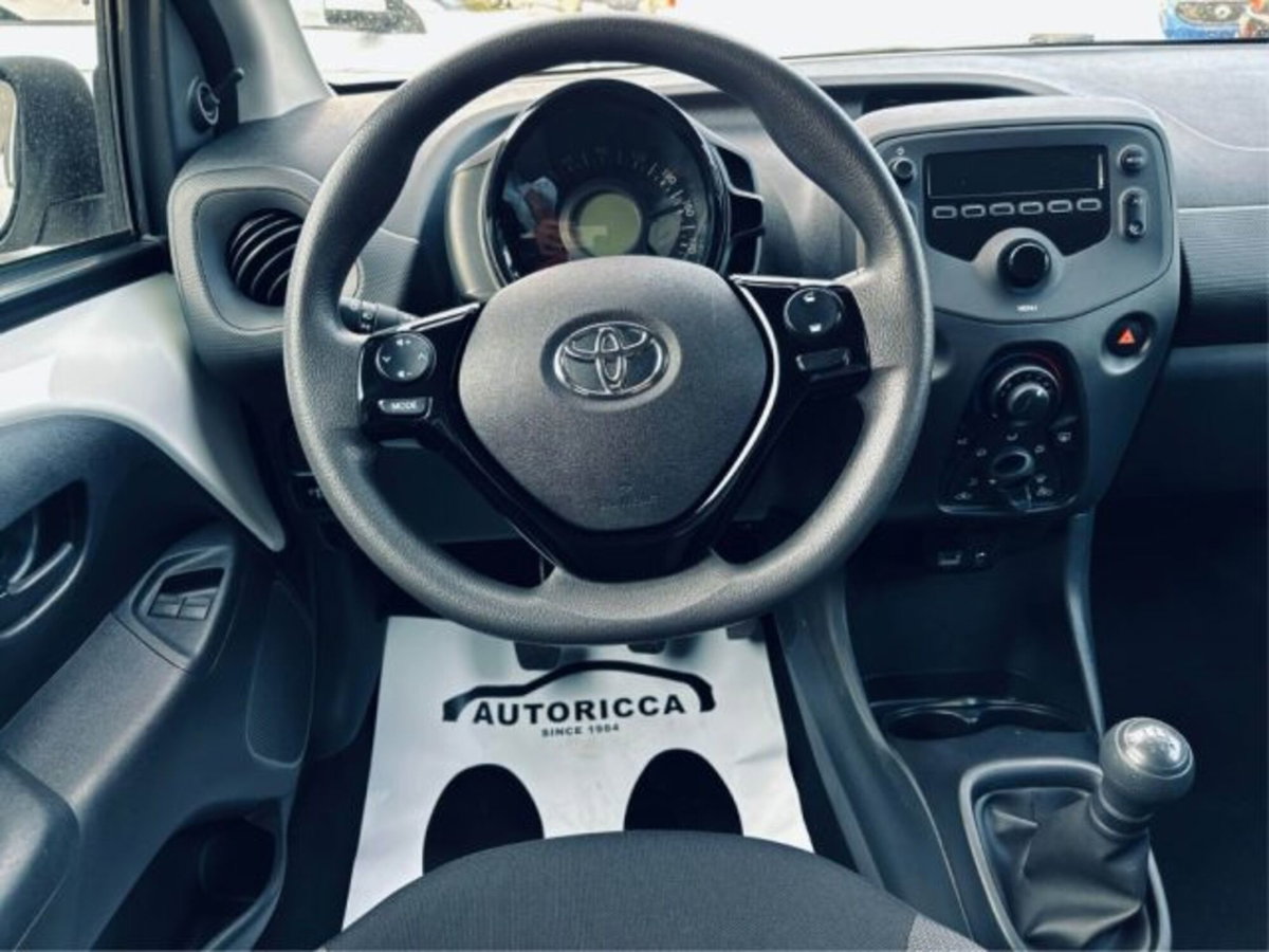 Toyota Aygo Connect 1.0 VVT-i 72 CV 5 porte x-you MMT (12)
