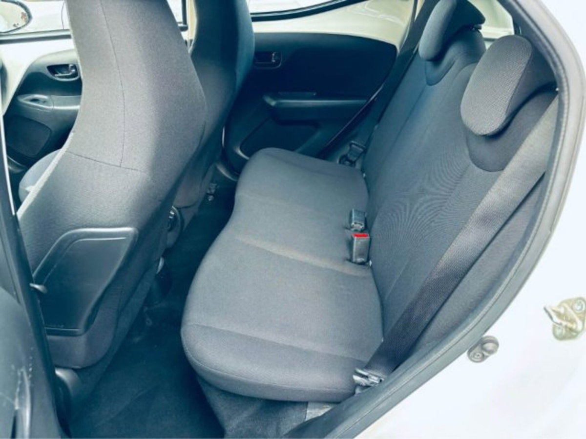 Toyota Aygo Connect 1.0 VVT-i 72 CV 5 porte x-you MMT (13)