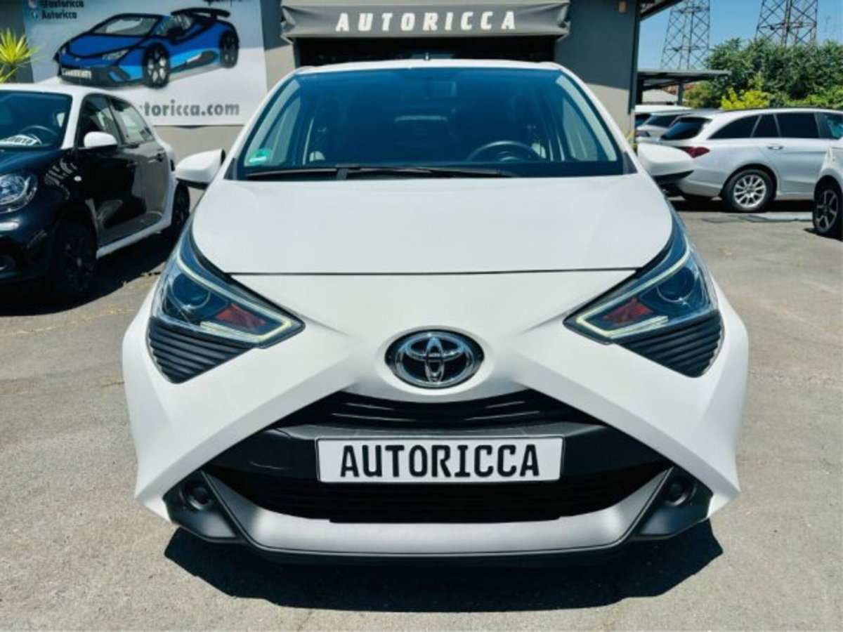 Toyota Aygo Connect 1.0 VVT-i 72 CV 5 porte x-you MMT (2)