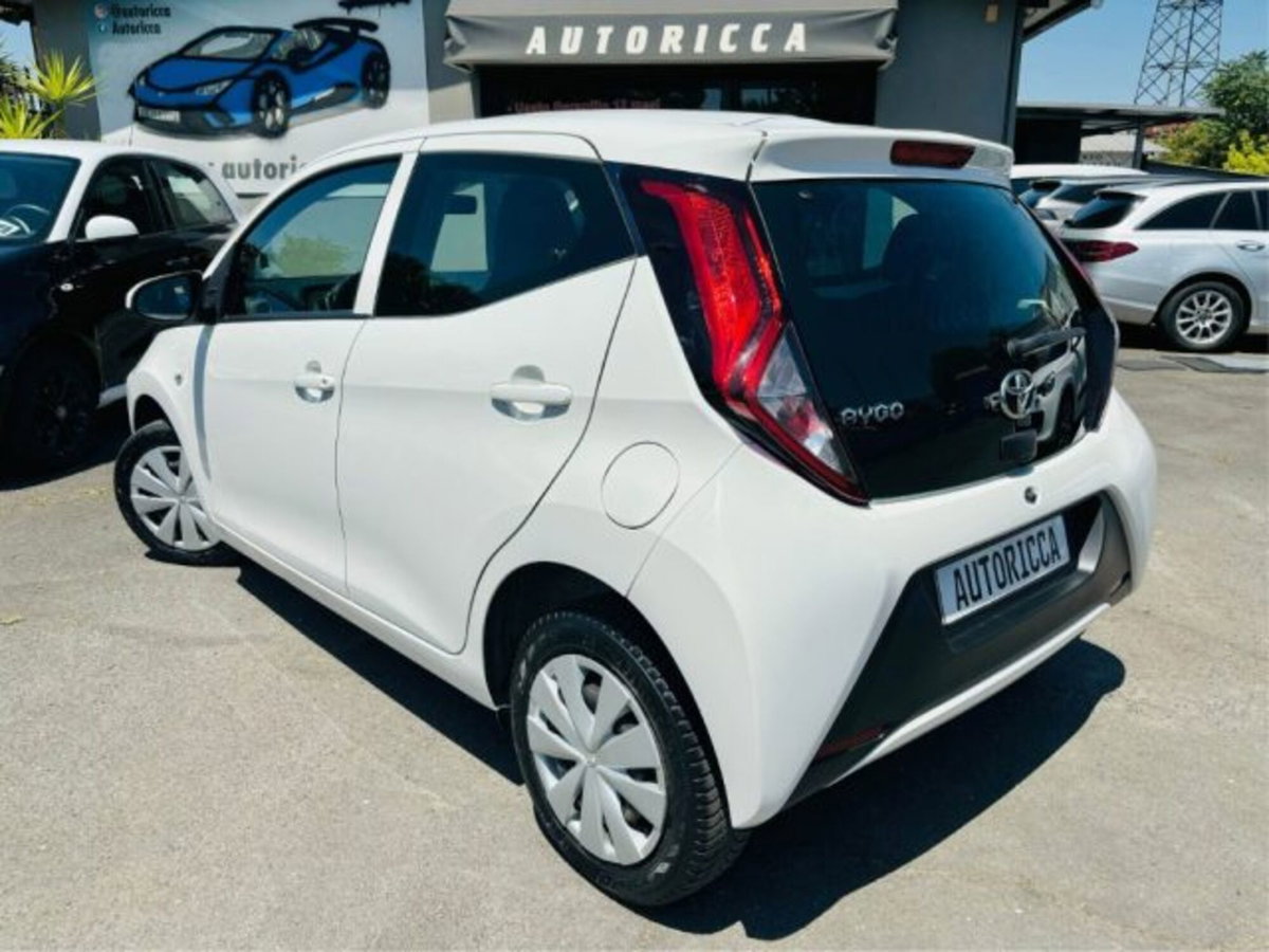 Toyota Aygo Connect 1.0 VVT-i 72 CV 5 porte x-you MMT (4)