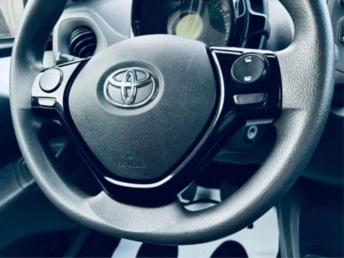 Toyota Aygo Connect 1.0 VVT-i 72 CV 5 porte x-you MMT (7)