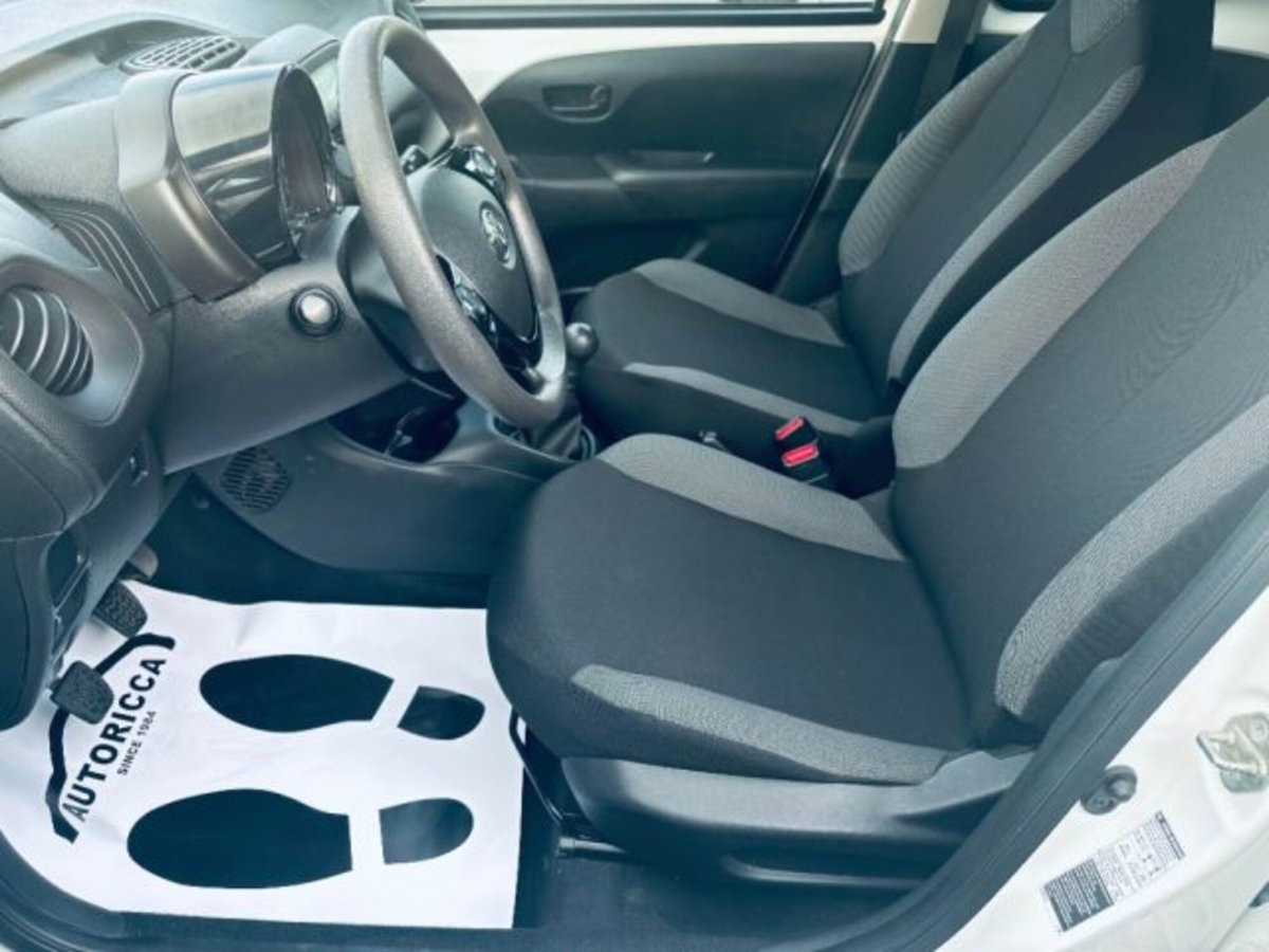 Toyota Aygo Connect 1.0 VVT-i 72 CV 5 porte x-you MMT (8)