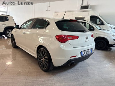 Alfa Romeo Giulietta 1.6 JTDm-2 Giulietta (4)