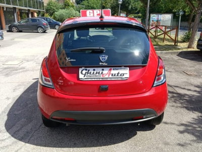 Lancia Ypsilon 1.2 69 CV 5 porte GPL Ecochic Alberta Ferretti (2)