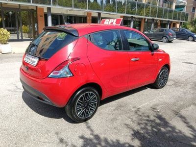 Lancia Ypsilon 1.2 69 CV 5 porte GPL Ecochic Alberta Ferretti (20)
